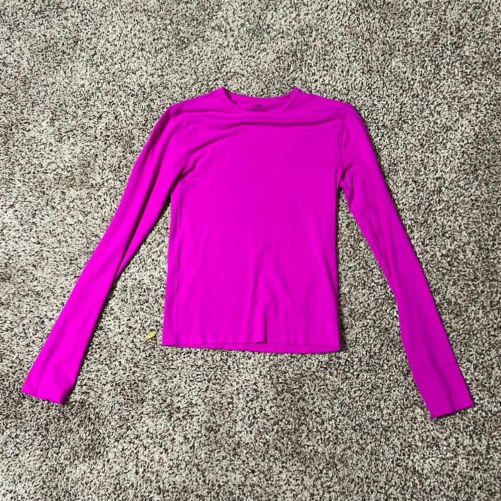 SKIMS medium long sleeve shirt ‼️NEVER WORN‼️